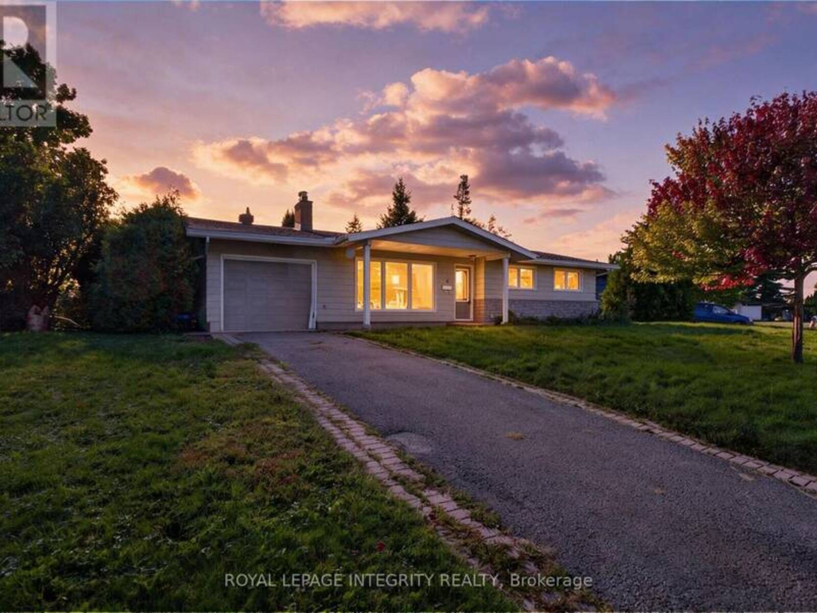 4 MARSDEN PLACE, Ottawa, Ontario K2H 5L5