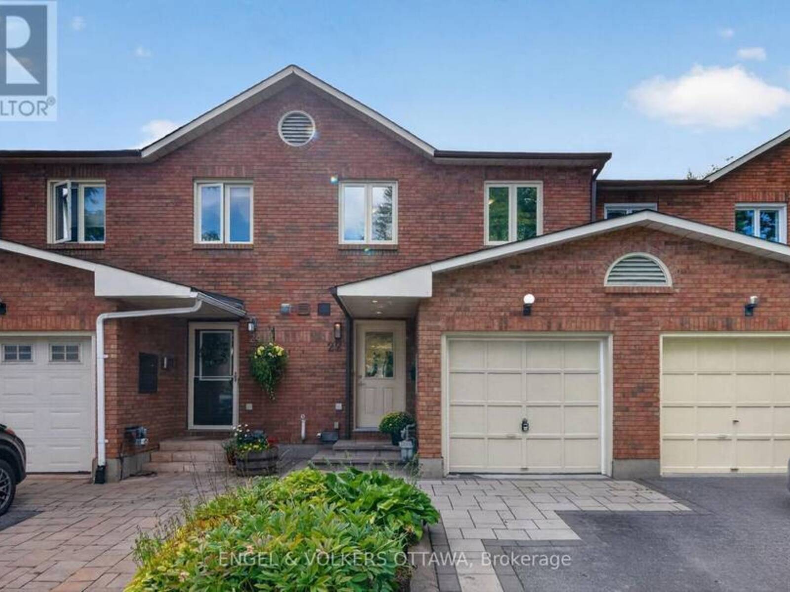 22 CHESTNUT STREET, Ottawa, Ontario K1S 0Z8