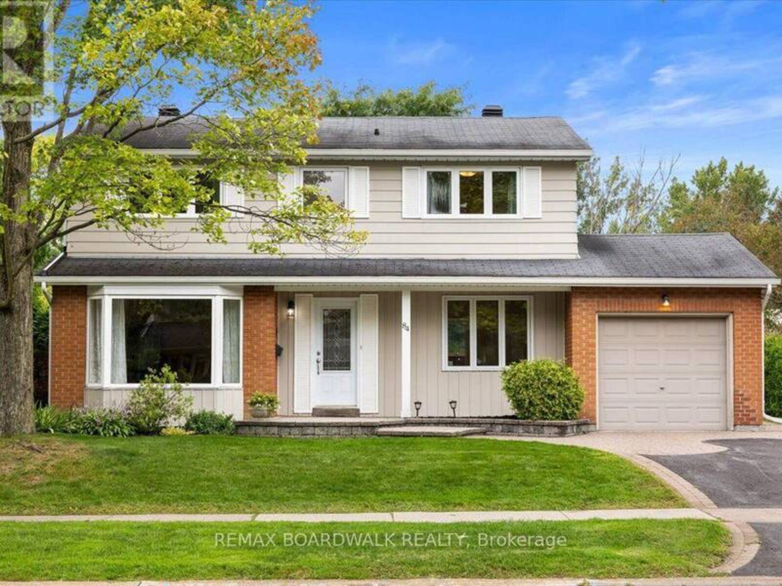 84 WESTPARK DRIVE, Ottawa, Ontario K1B 3E8