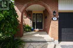 31 ELKE DRIVE | Ottawa Ontario | Slide Image Four
