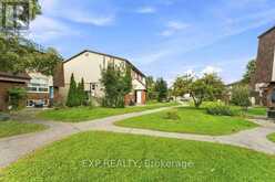 30A - 30A WOODVALE GREEN | Ottawa Ontario | Slide Image Thirty-one