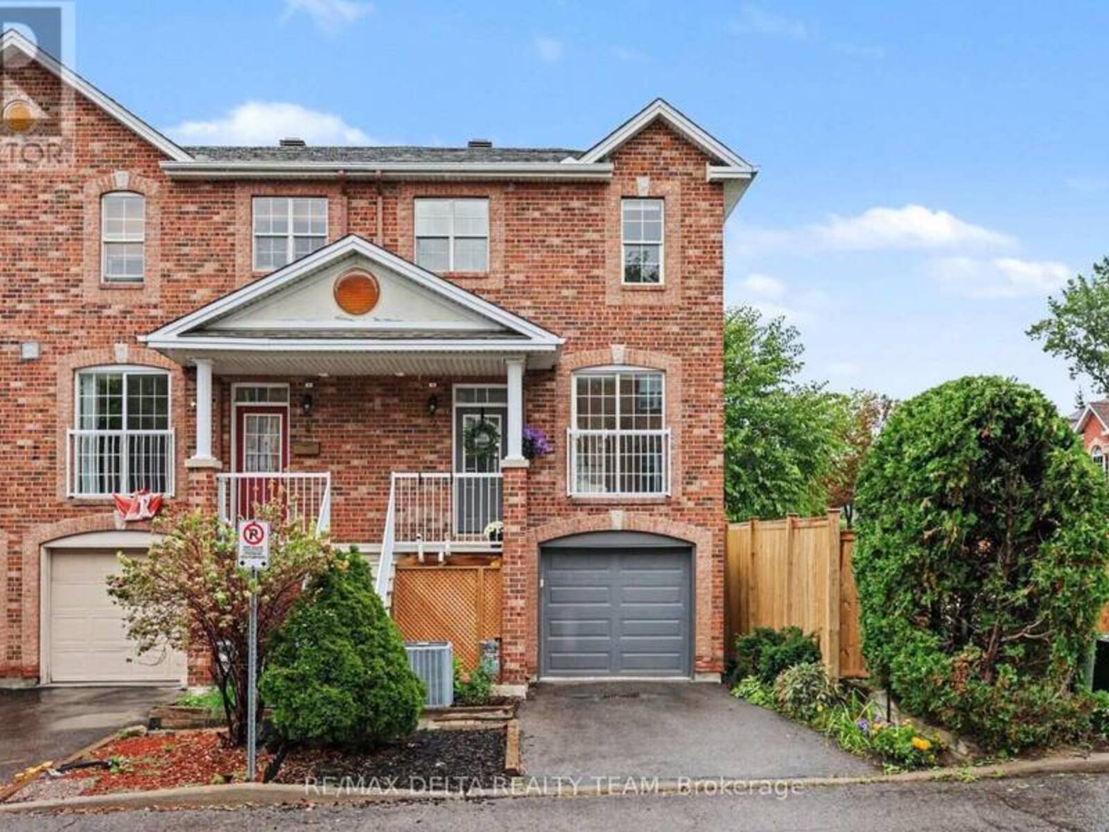 2 BELLFLOWER PRIVATE NW, Ottawa, Ontario K1T 3Z9
