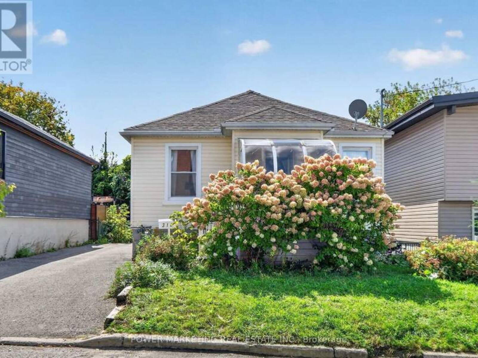 318 SHAKESPEARE STREET, Ottawa, Ontario K1L 5M2