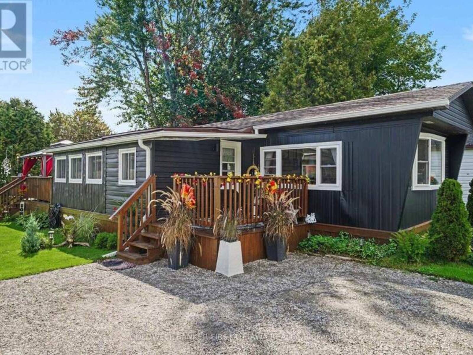 9 SADDLE AVENUE, Smiths Falls, Ontario K7A 4S5