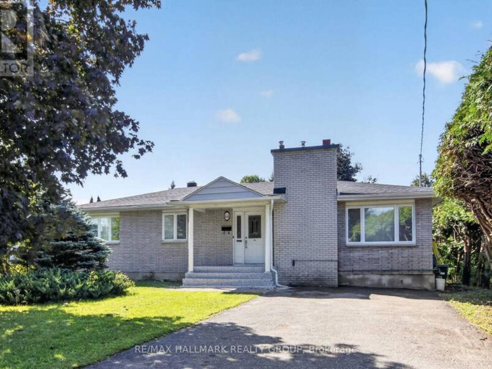 44 APPLEFORD STREET, Ottawa, Ontario K1J 6T8