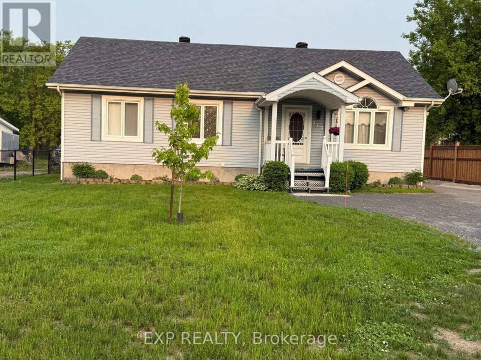 213 LONGUEUIL STREET, L'Orignal, Ontario K0B 1K0