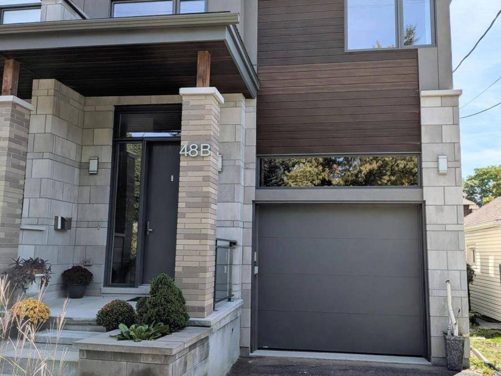 48B BYRON AVENUE, Ottawa, Ontario K1Y 3J1