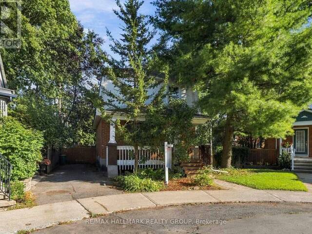 3 ASHBURY PLACE Ottawa Ontario, K1M 1H3 - 3 Bedrooms Home For Sale