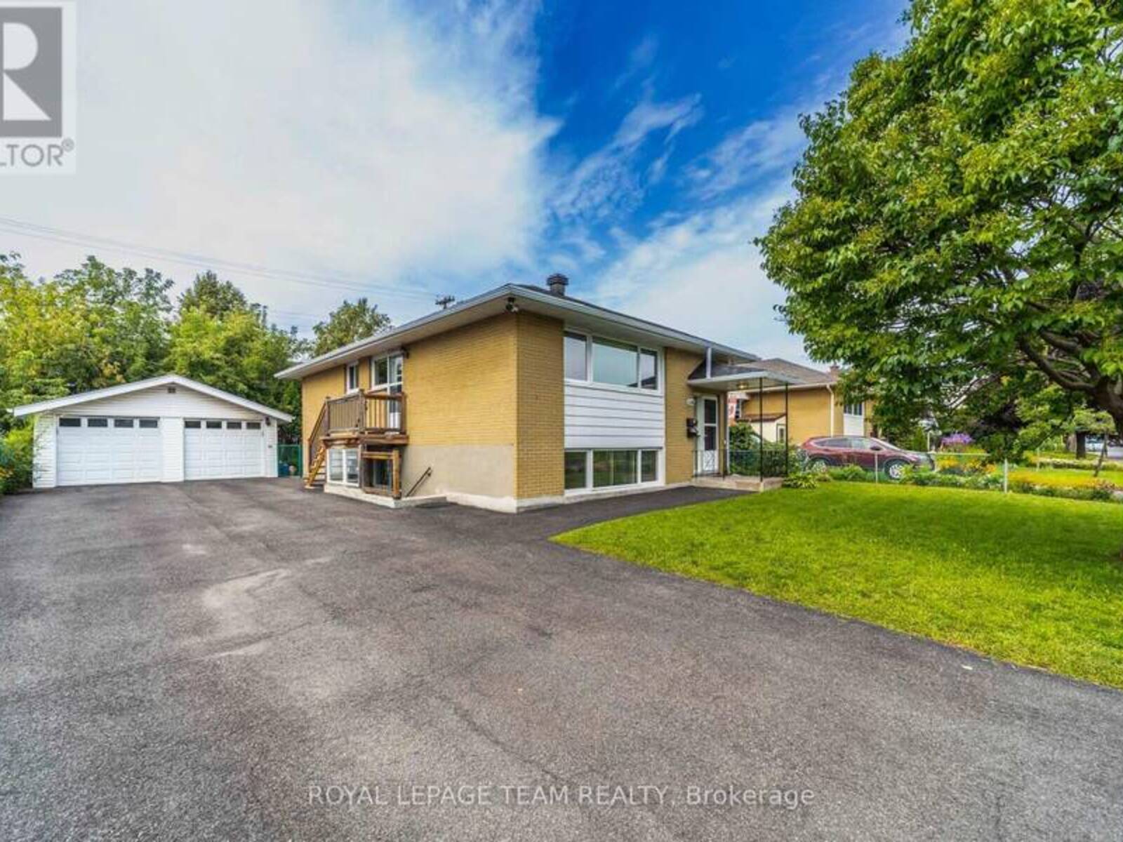 676 BORTHWICK AVENUE, Ottawa, Ontario K1K 2M2