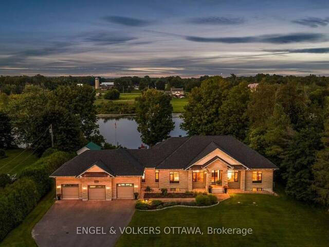 5833 RIDEAU VALLEY DRIVE N Ottawa Ontario, K4M 1B3 - 3 Bedrooms Waterfront Home For sale
