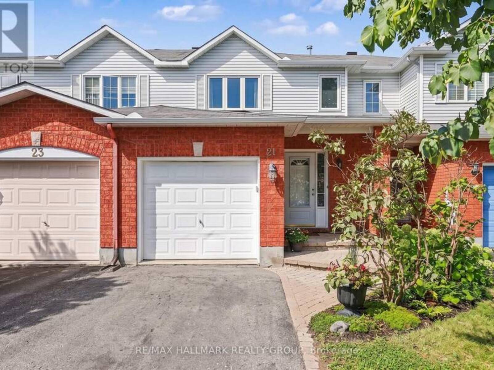 21 NOBLETON AVENUE, Ottawa, Ontario K1G 6A4