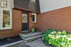 33 EXETER DRIVE | Ottawa Ontario | Slide Image Three