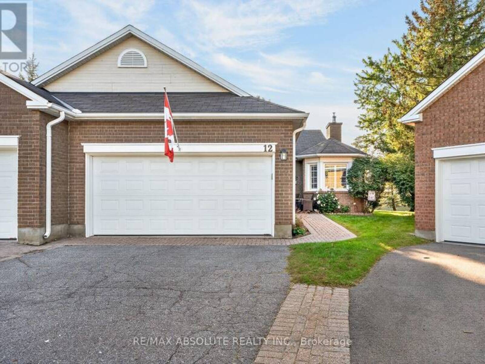 12 OYSTER BAY COURT, Ottawa, Ontario K2S 1H3