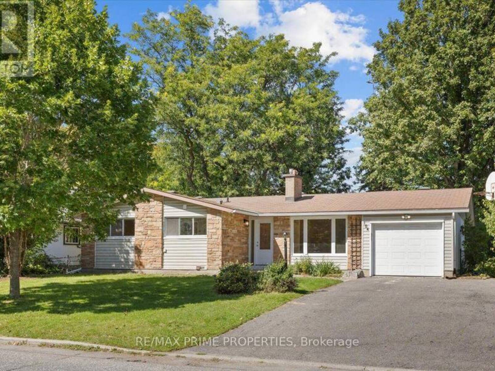 104 QUEENSLINE DRIVE, Ottawa, Ontario K2H 7J5