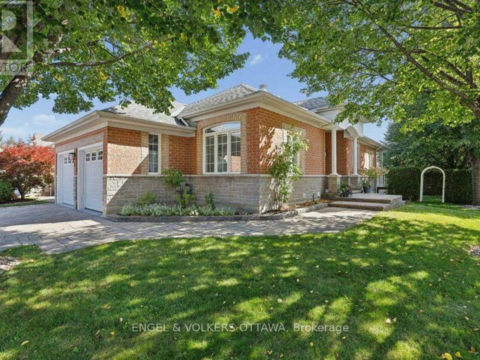 5 GOLDORA PRIVATE, Ottawa, Ontario K2T 1K8