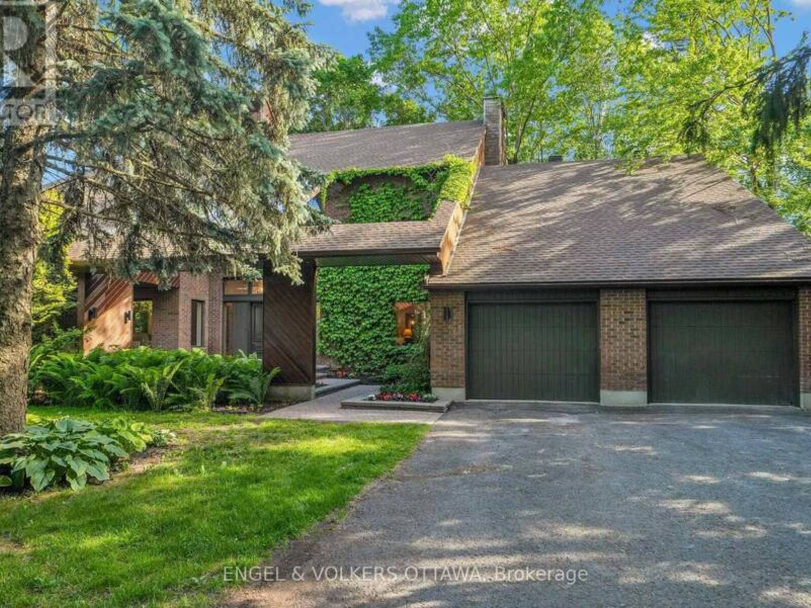 7 MID PINES GROVE, Ottawa, Ontario K2R 1B7