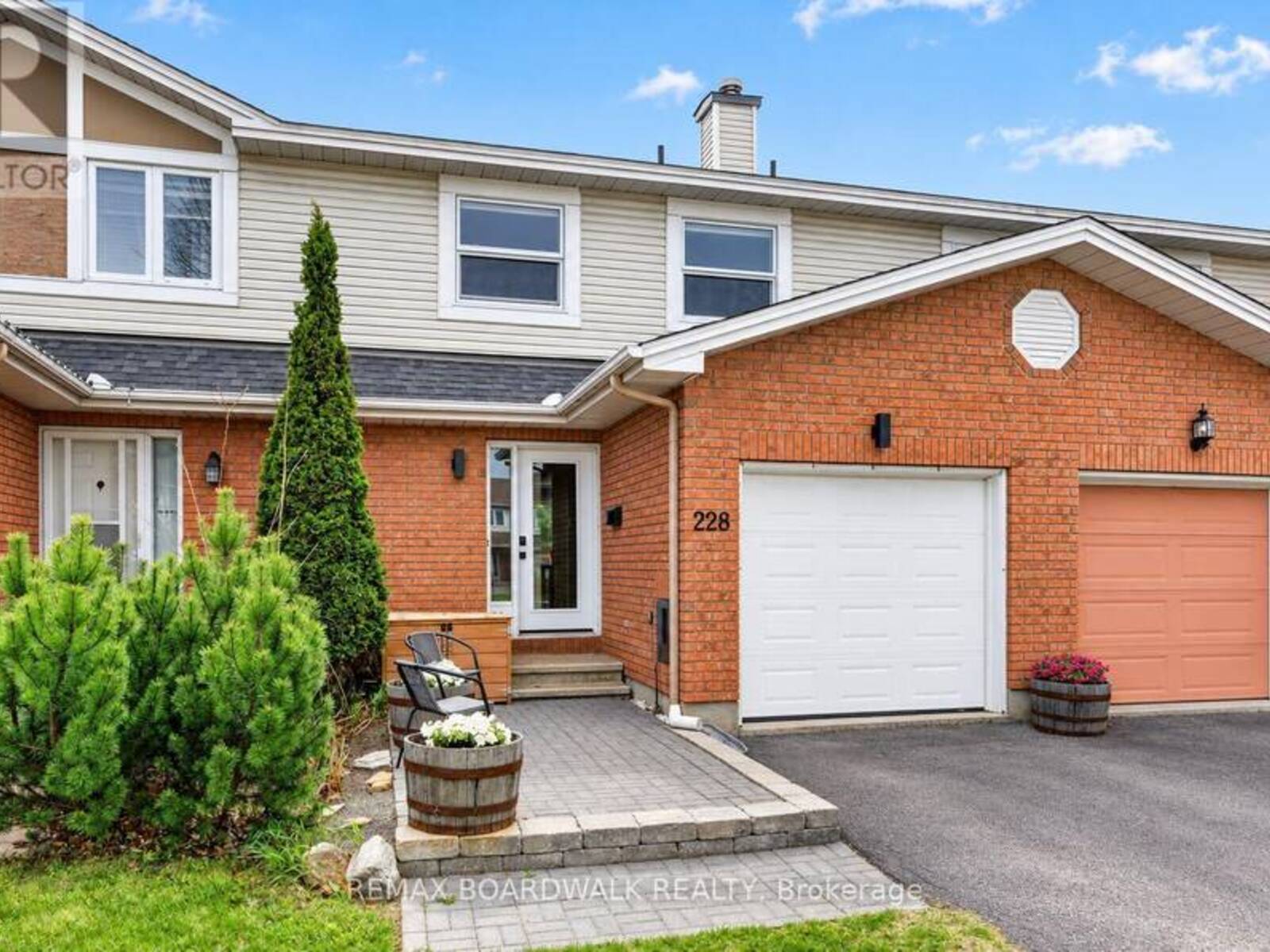 228 JAMIESON STREET, Almonte, Ontario K0A 1A0