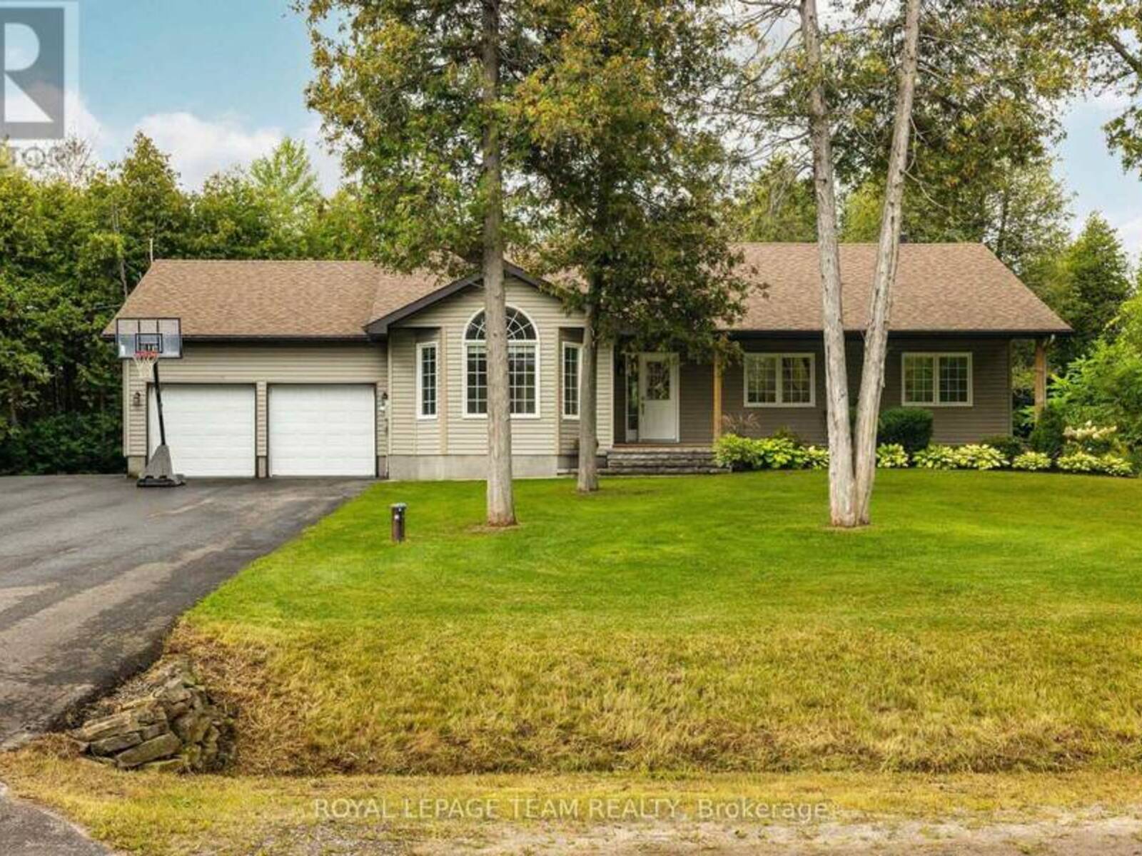 44 MEADOWGLEN CIRCLE, Kemptville, Ontario K0G 1J0