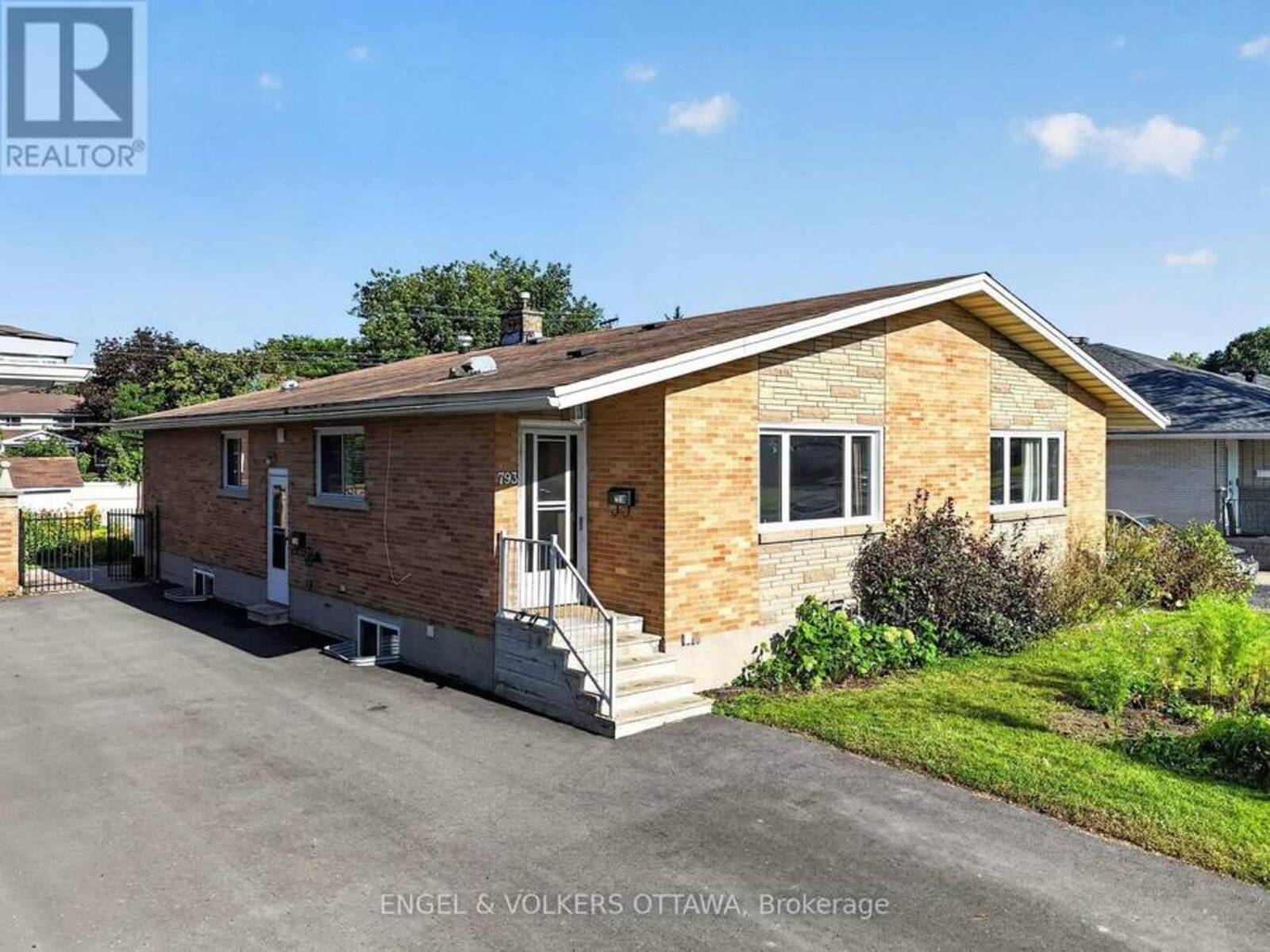 793 TROJAN AVENUE, Ottawa, Ontario K1K 2P6