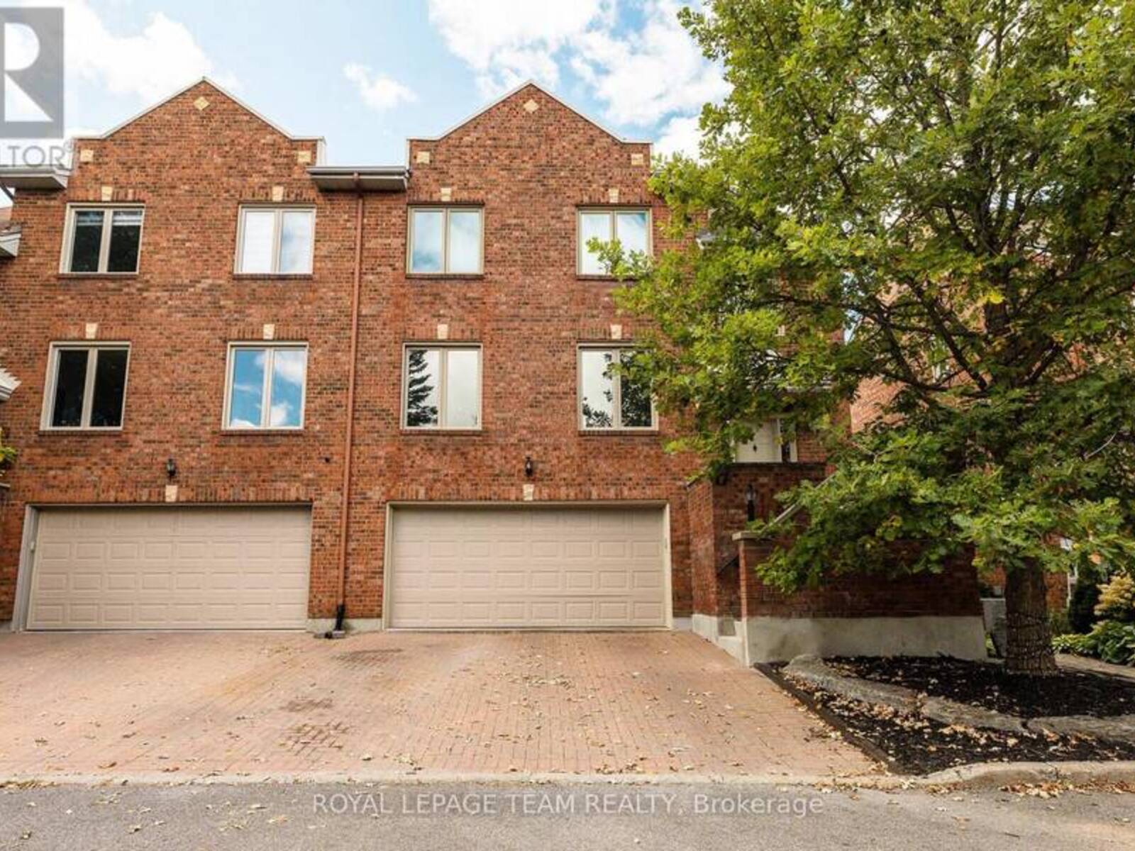 17 CATHERWOOD COURT, Ottawa, Ontario K2K 2K1
