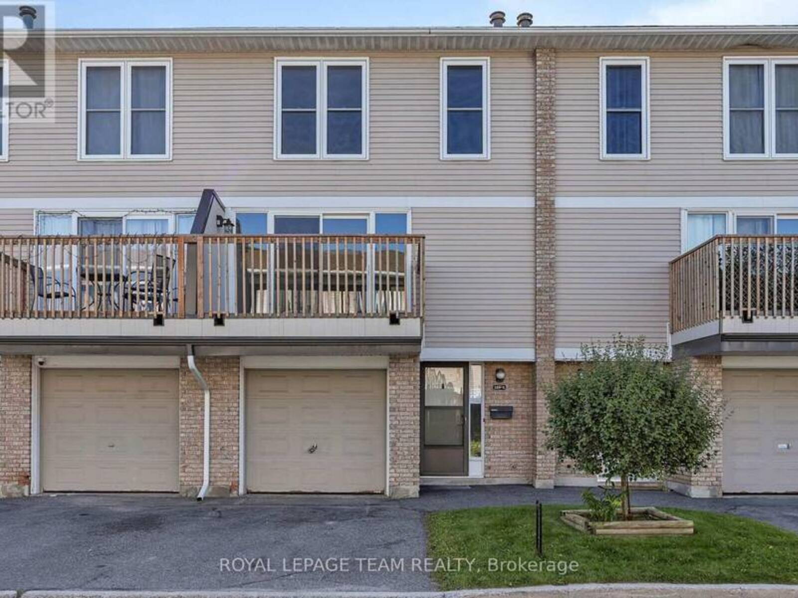 D - 284 DALEHURST DRIVE, Ottawa, Ontario K2G 4J5
