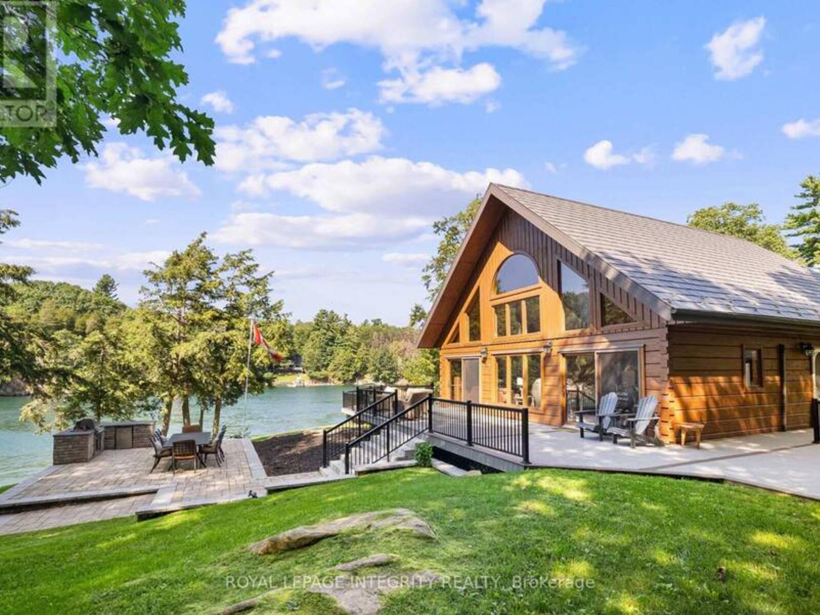 26 WALLACE ISLAND, Leeds and the Thousand Islands, Ontario K0E 1L0
