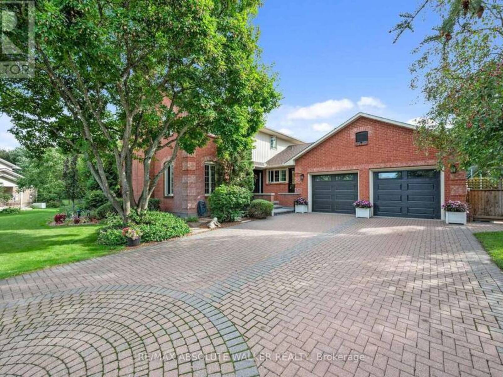 7040 SHADOW RIDGE DRIVE, Ottawa, Ontario K4P 1B7