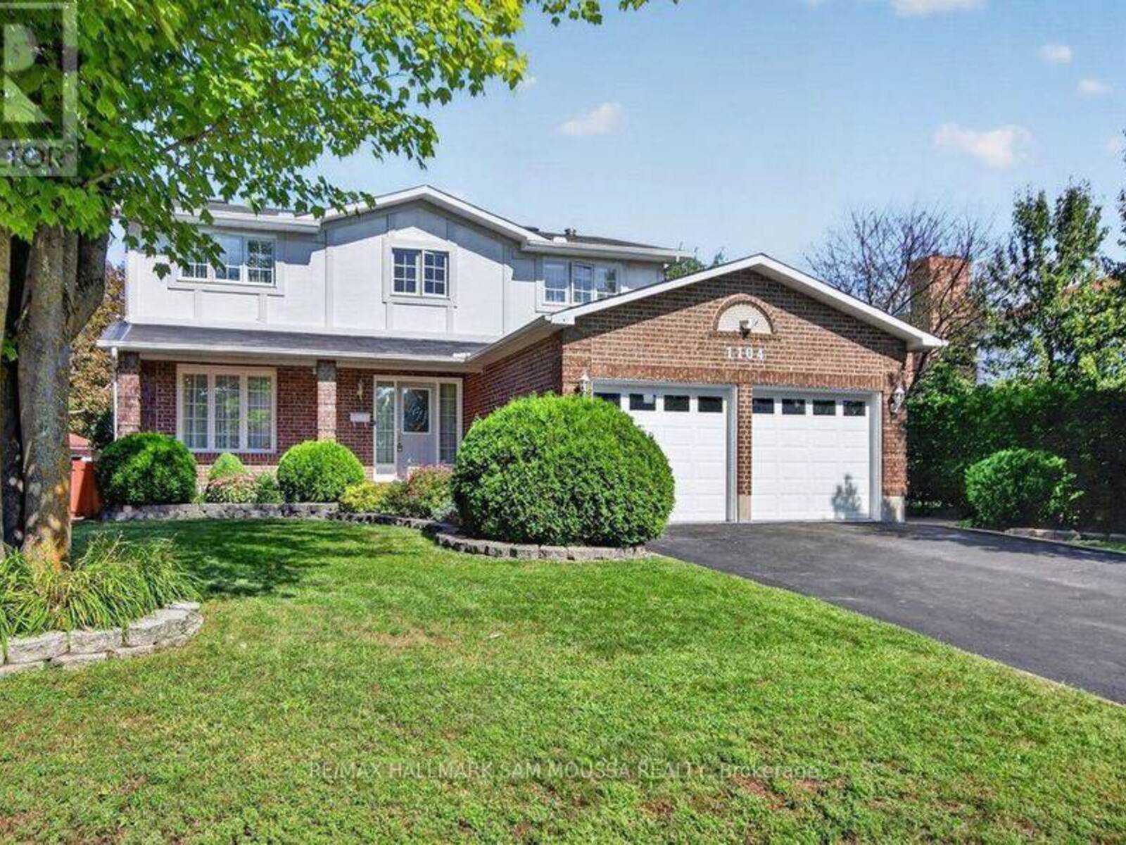 1104 GRENON AVENUE, Ottawa, Ontario K2B 8N3