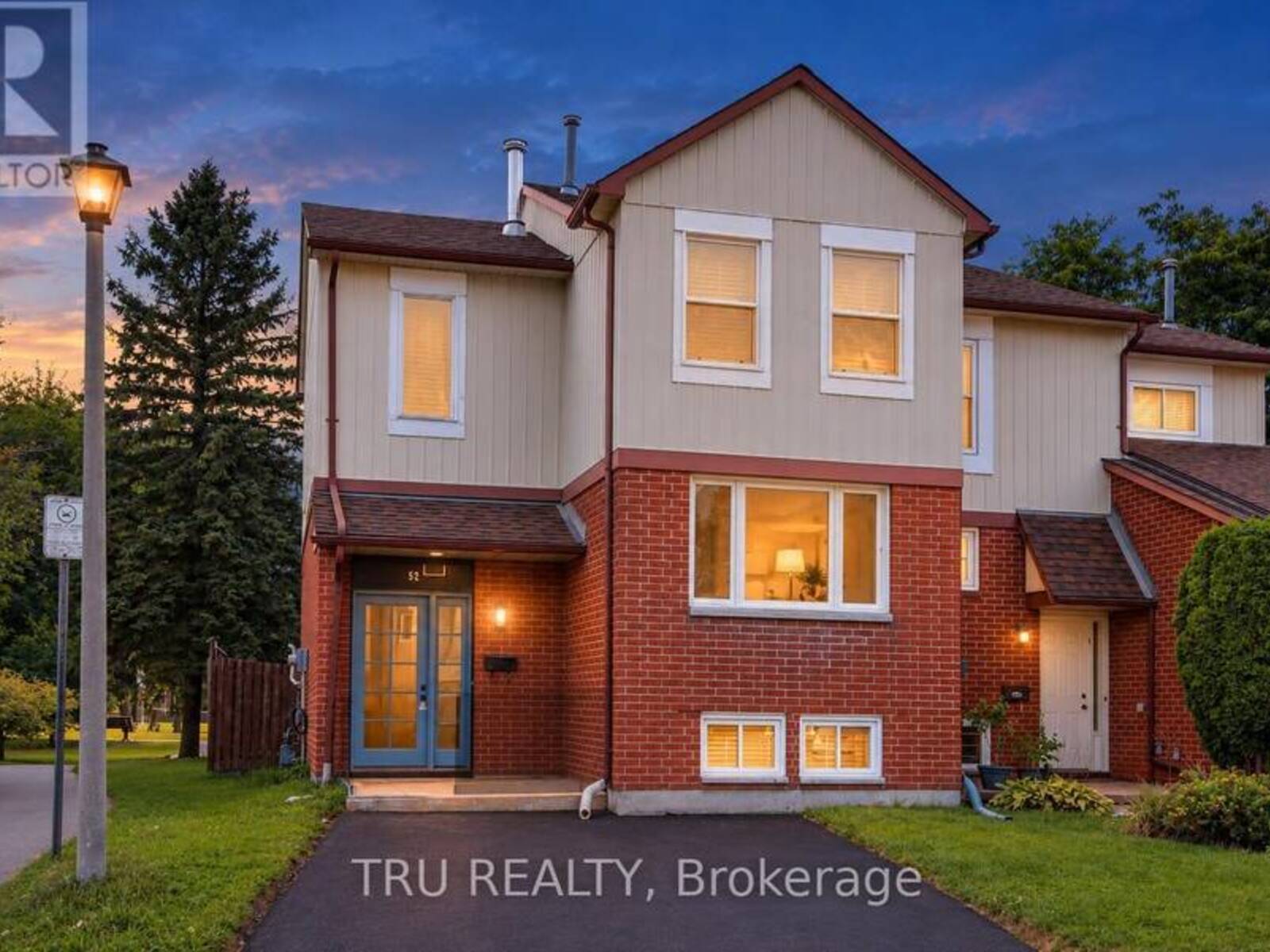 52 GREENBORO CRESCENT, Ottawa, Ontario K1T 1W5