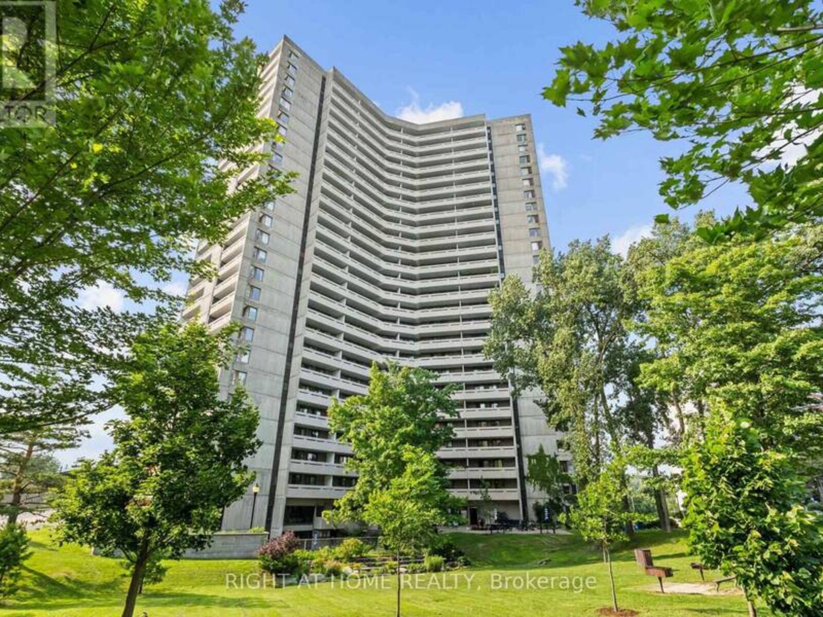 306 - 1081 AMBLESIDE DRIVE, Ottawa, Ontario K2B 8C8