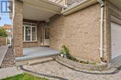 27 UPMINSTER WAY | Ottawa Ontario | Slide Image Three