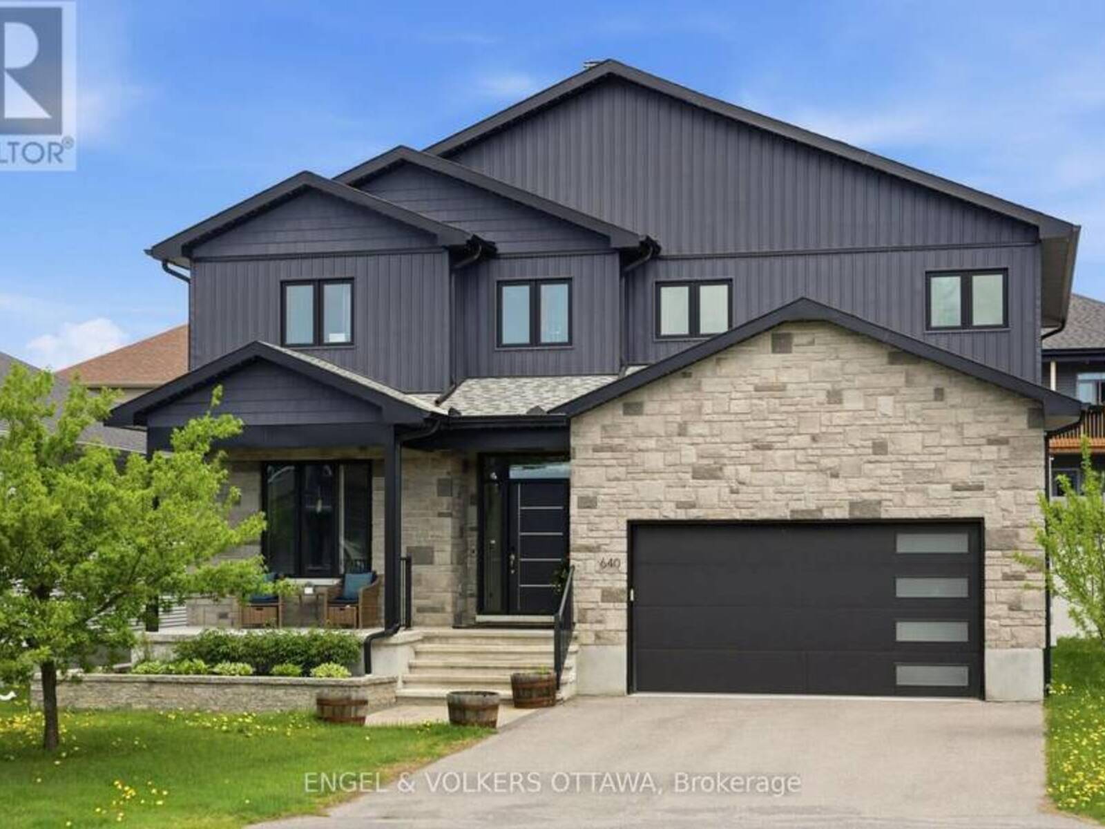 640 MEADOWRIDGE CIRCLE, Ottawa, Ontario K0A 1L0