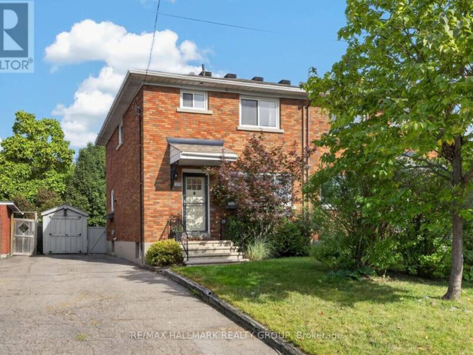 1213 EMPEROR AVENUE, Ottawa, Ontario K1Z 8C3