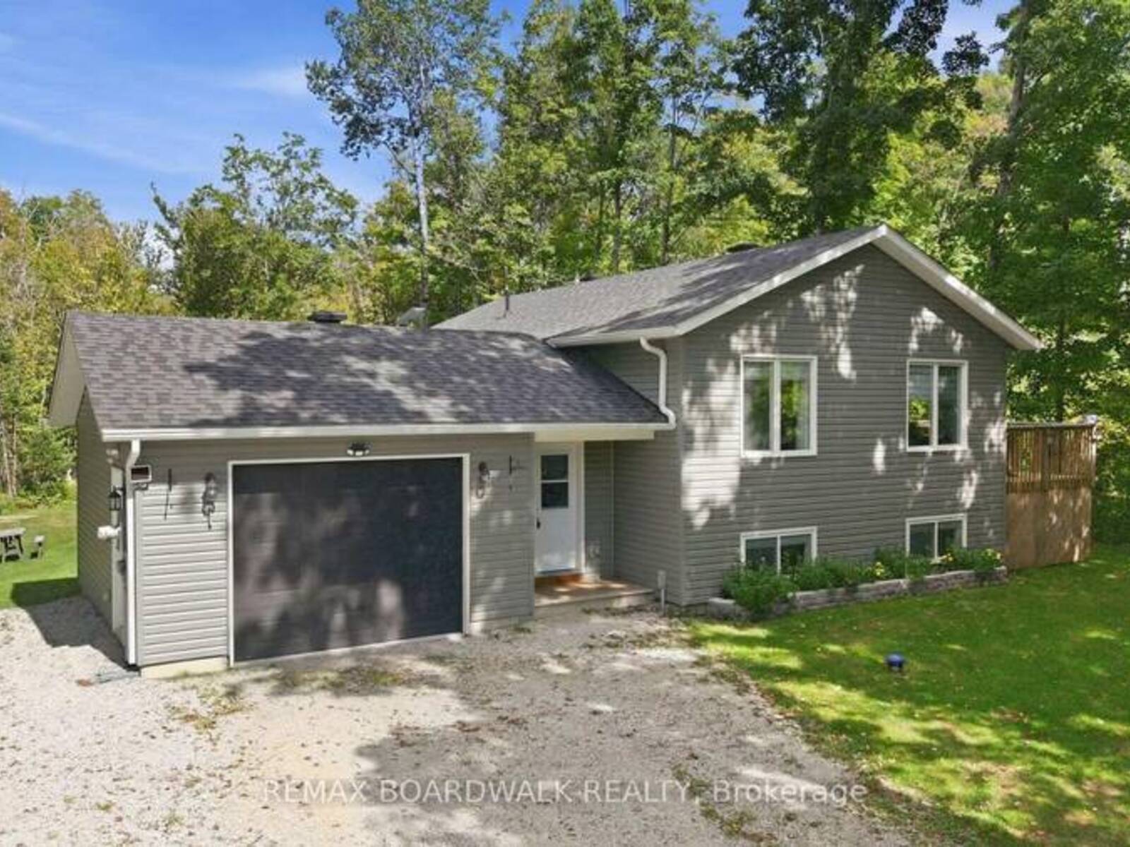 176 MAPLE STREET, Lanark Highlands, Ontario K0G 1M0