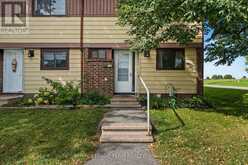 E - 73 FOXFIELD DRIVE | Ottawa Ontario | Slide Image Three
