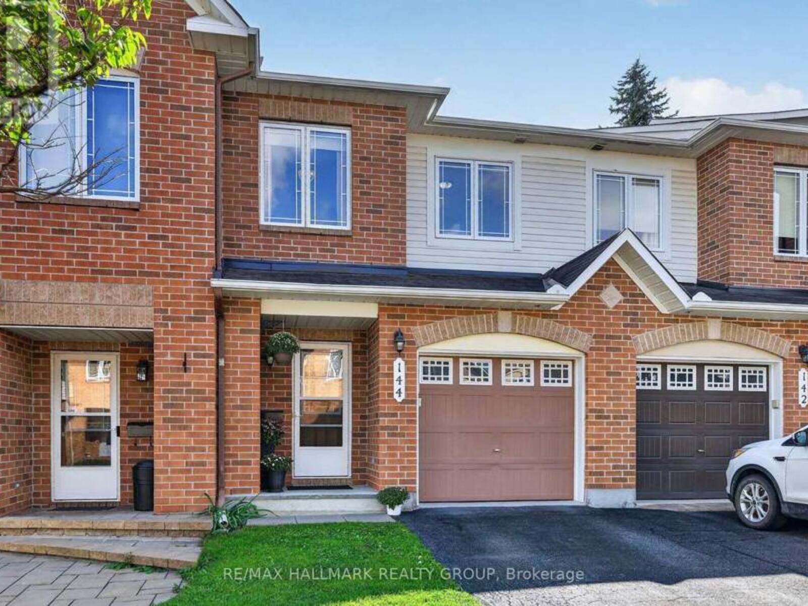 144 MARRISSA AVENUE, Ottawa, Ontario K1J 0A6