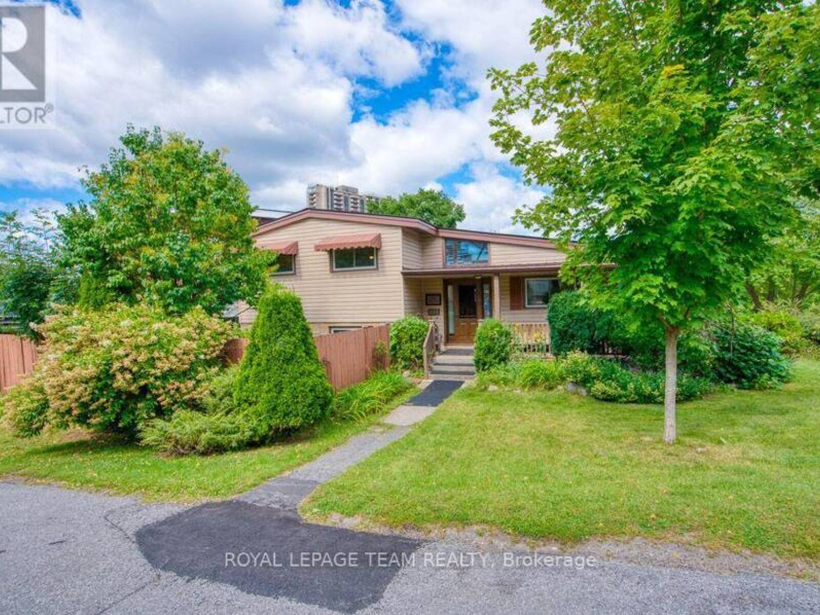 220 ANCASTER AVENUE, Ottawa, Ontario K2B 5B3