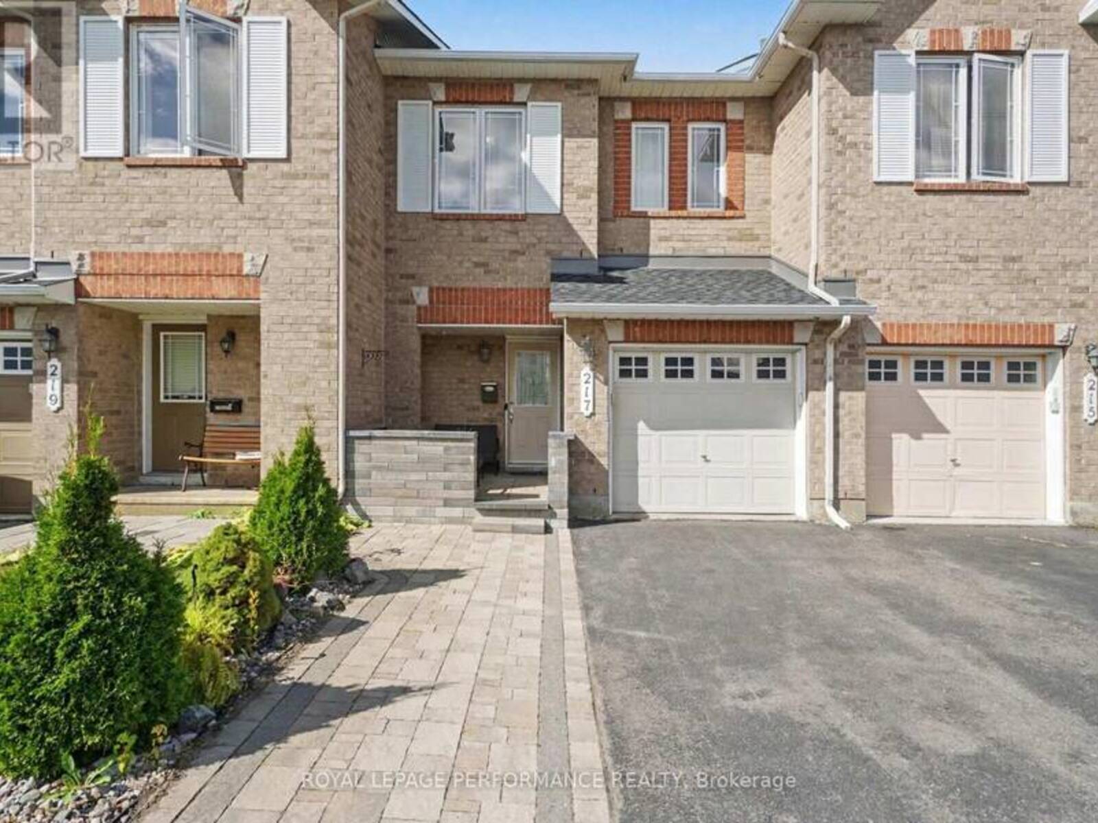 217 BRANTHAVEN STREET, Ottawa, Ontario K4A 0H7