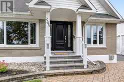 2544 SEVERN AVENUE | Ottawa Ontario | Slide Image Three