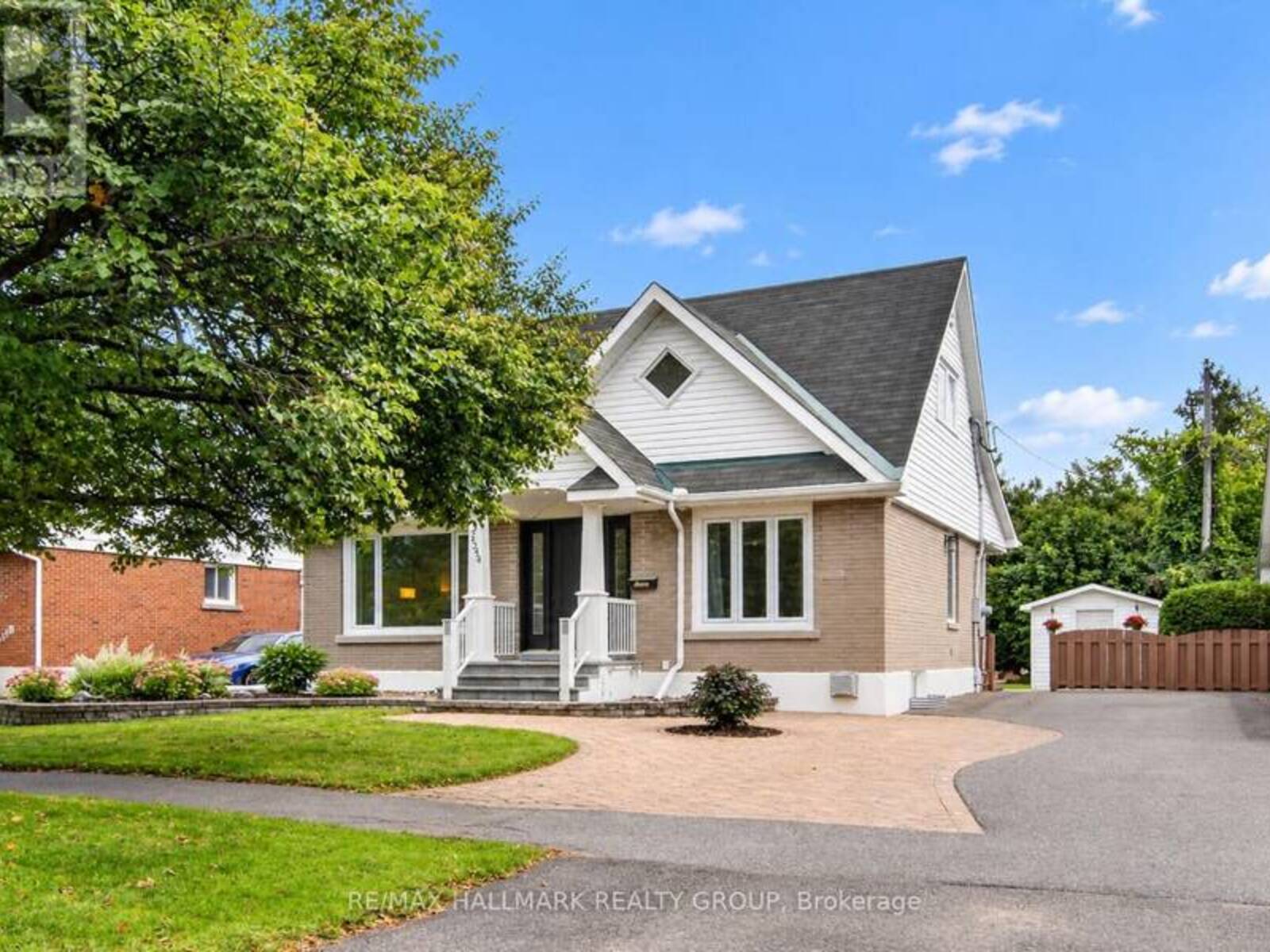 2544 SEVERN AVENUE, Ottawa, Ontario K2B 7V7