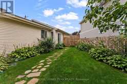 20 PICKWICK DRIVE | Ottawa Ontario | Slide Image Thirty-six