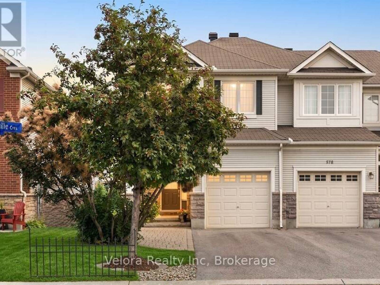 576 PEPPERVILLE CRESCENT, Ottawa, Ontario K2M 0E6