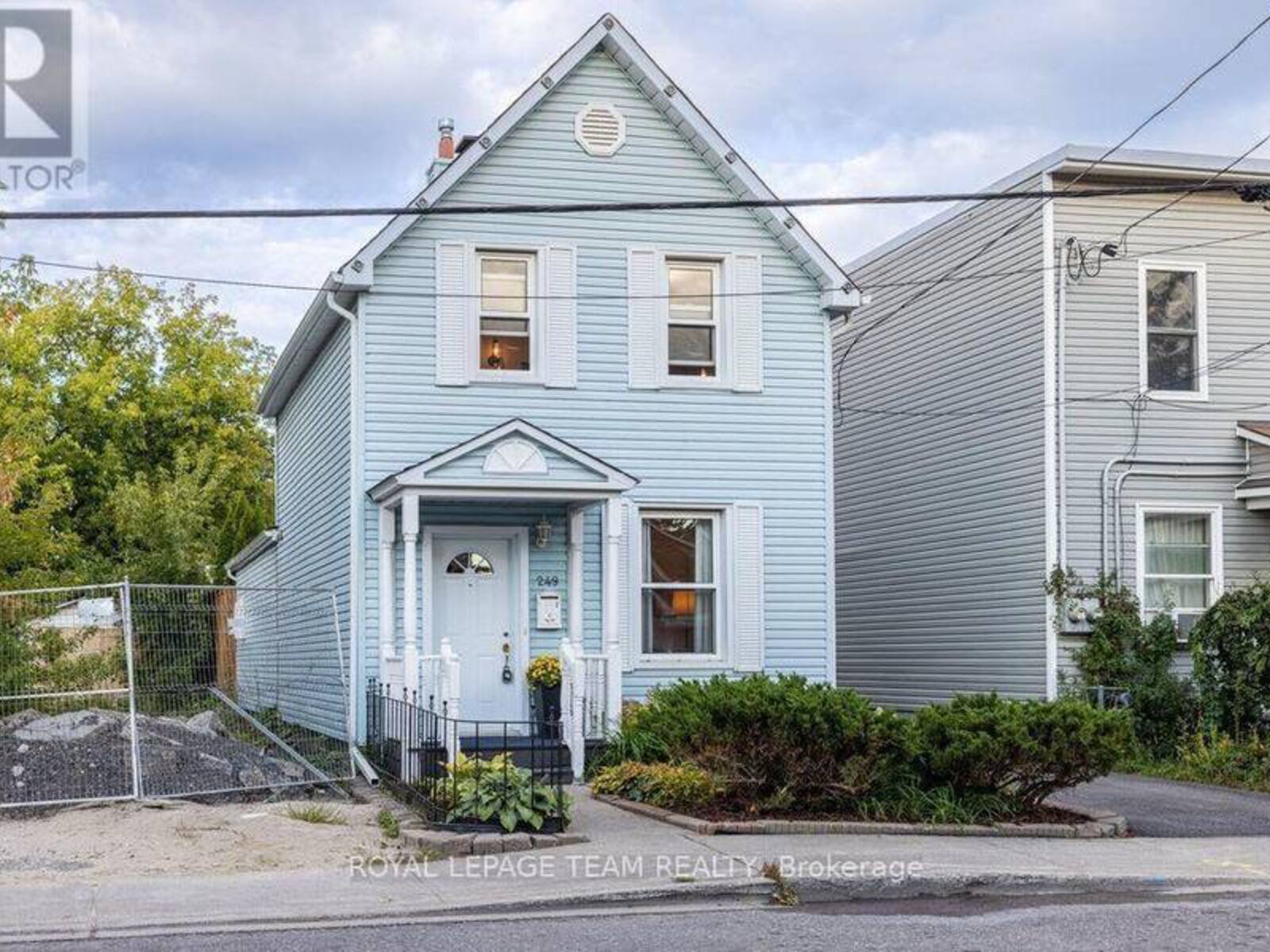 249 HINCHEY AVENUE, Ottawa, Ontario K1Y 1L9