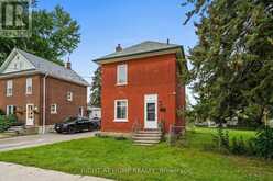 36 EMPRESS AVENUE | Smiths Falls Ontario | Slide Image Three