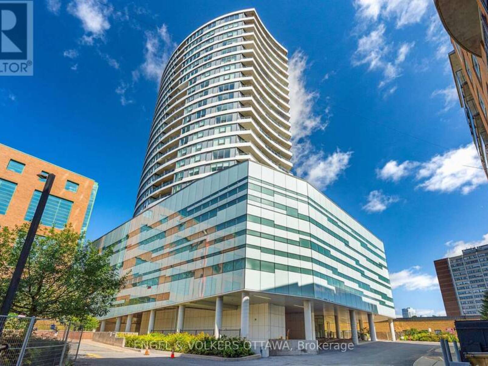 1905 - 485 RICHMOND ROAD, Ottawa, Ontario K2A 3W9