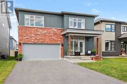 747 PETANQUE CRESCENT | Ottawa Ontario | Slide Image One