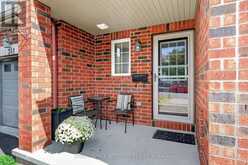 343 ROLLING MEADOW CRESCENT | Ottawa Ontario | Slide Image Five