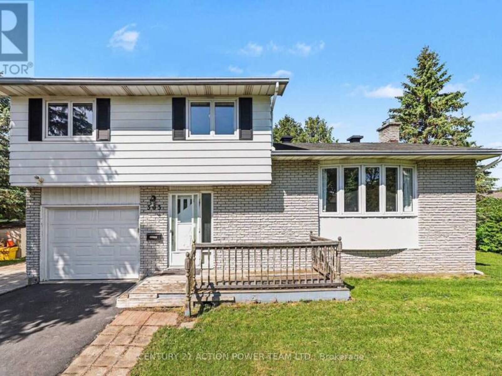 303 HOYLAKE CRESCENT, Ottawa, Ontario K1E 1M1