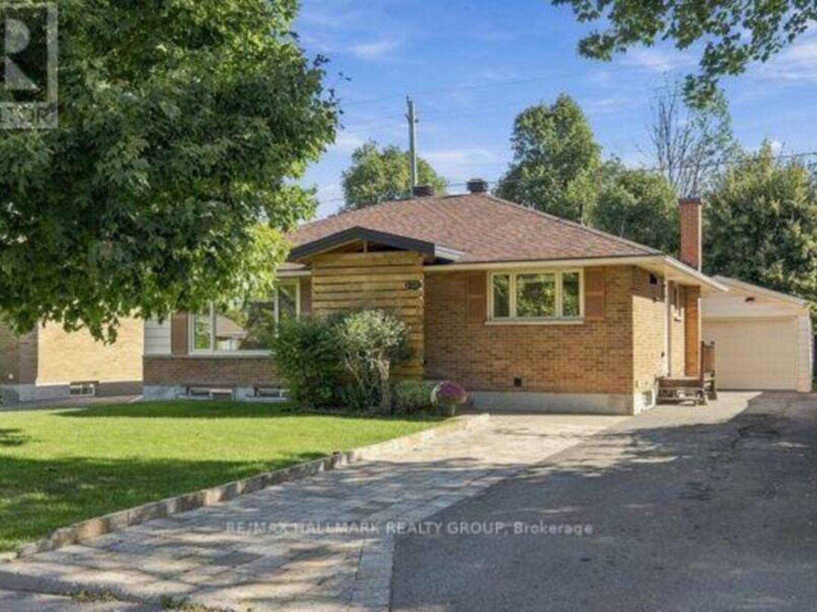 1321 RIDEOUT CRESCENT, Ottawa, Ontario K2C 2X9