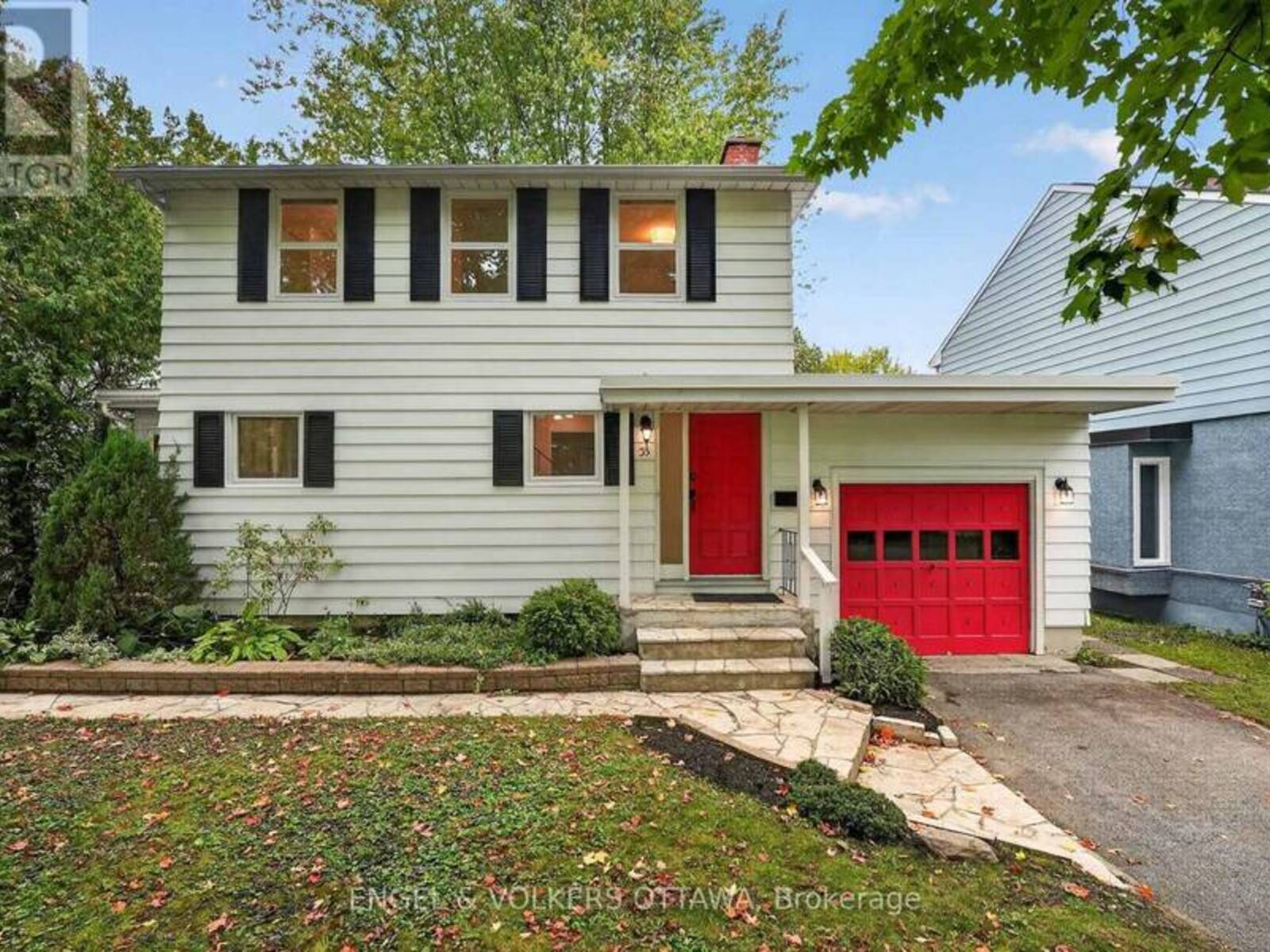 35 BEDFORD CRESCENT, Ottawa, Ontario K1K 0E6